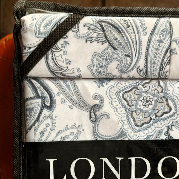 4-pc London Fog BLUE PAISLEY TWIN XL Sheet Set Set (1 extra pillowcase) - Picture 2 of 4